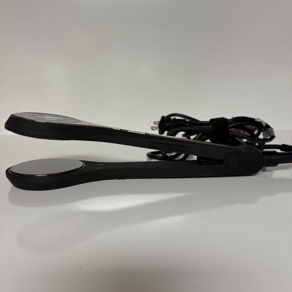 Beauty & Pin-Ups Professional Hair Styling Iron With Foil Pods & Manual - Picture 6 of 7